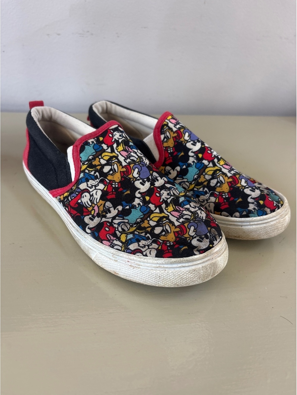 Disney Mickey Mouse Slip On Canvas Shoes Boys Girls Size 2 3 youth Kids